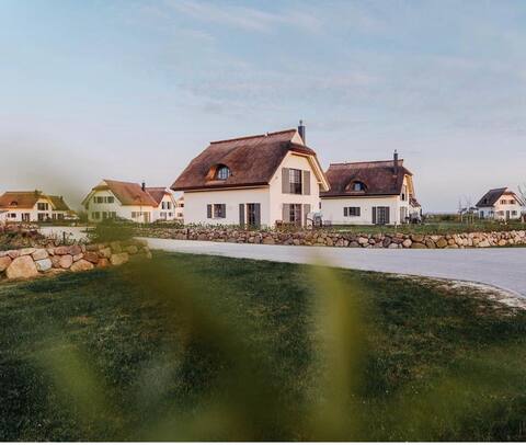 Reetland F03 - thatched roof villa with 2 bedrooms