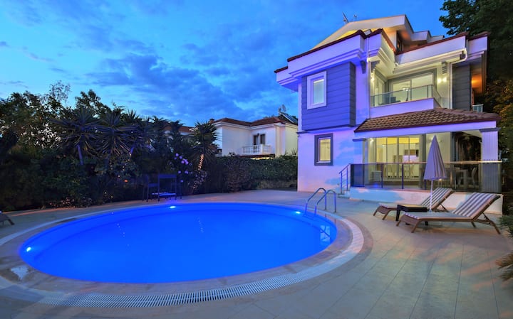 4+3 Villa With Pool,sauna And Billiards In Fethiye - Fethiye