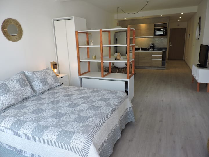 Monoambiente con balcón en Villa Crespo