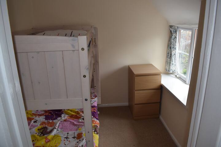 საძინებელი 2