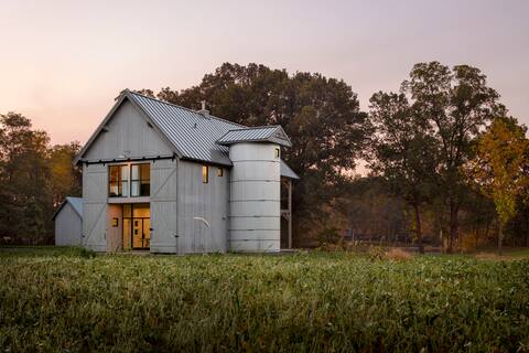 Waterfront Modern Guest Barn