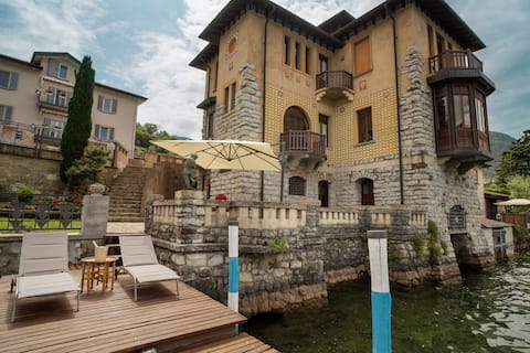 Villa Cecilia - Lakefront Elegance