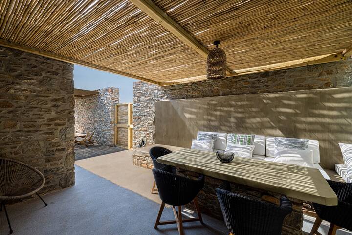 Spacious 3 BDR Luxury Villa with Infinity Pool gallery image 4