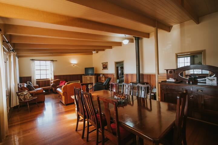 Overnewton Castle – The Stables gallery image 3