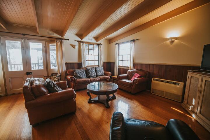 Overnewton Castle – The Stables gallery image 4