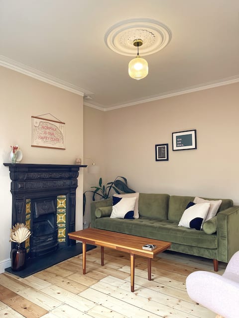 Popular Airbnb listing: Family Friendly House in Norwich with Parking in Old Catton