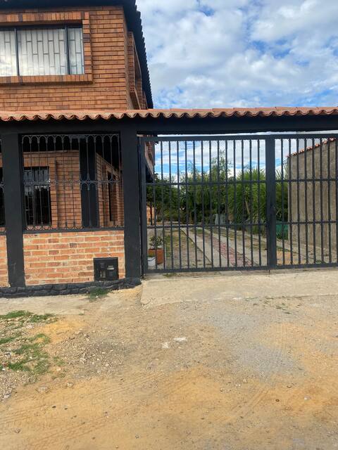 Casa a 10 minutos de Villa de Leiva!