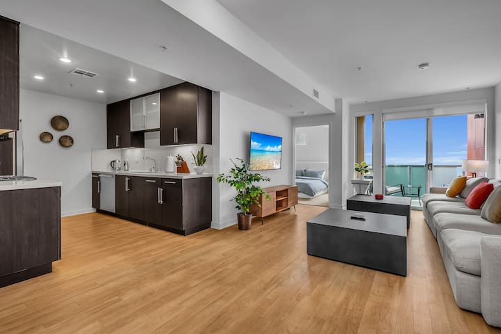 Heart of Downtown Santa Monica