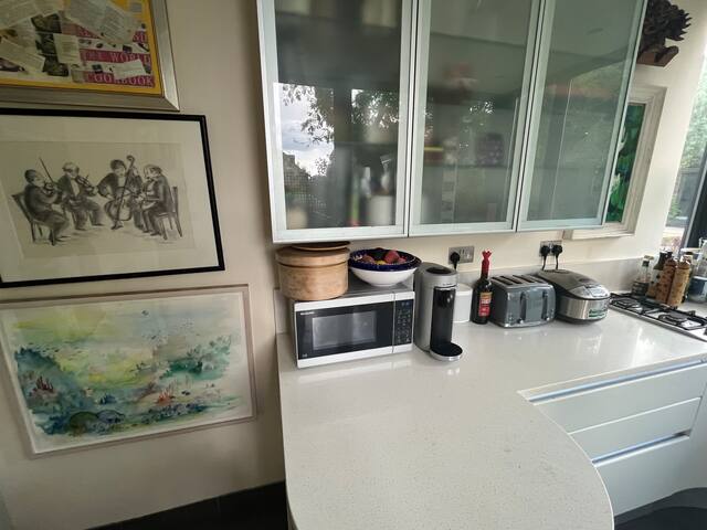 Home for Art Lovers set in Garden gallery image 2