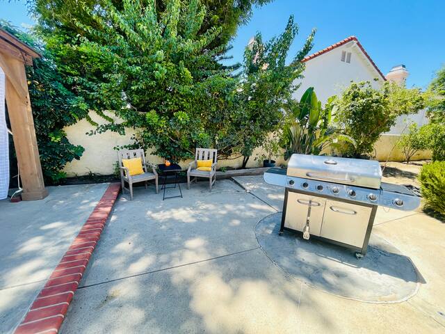 California Dream House w pool & tennis court gallery image 3