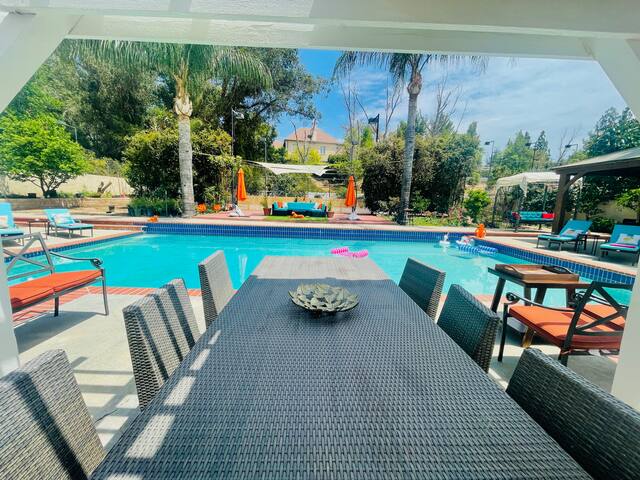 California Dream House w pool & tennis court gallery image 4