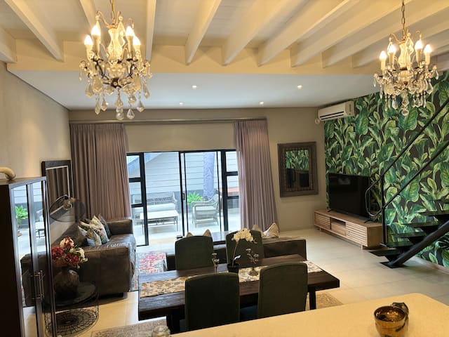 Meerendahl Luxury Apartments @ Heritage Square