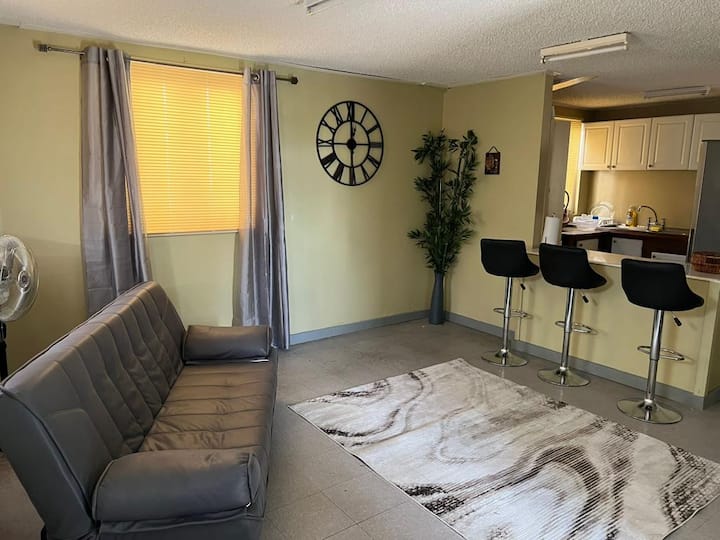 Home away 1 Single bed Private room Apartments for Rent in Roseau