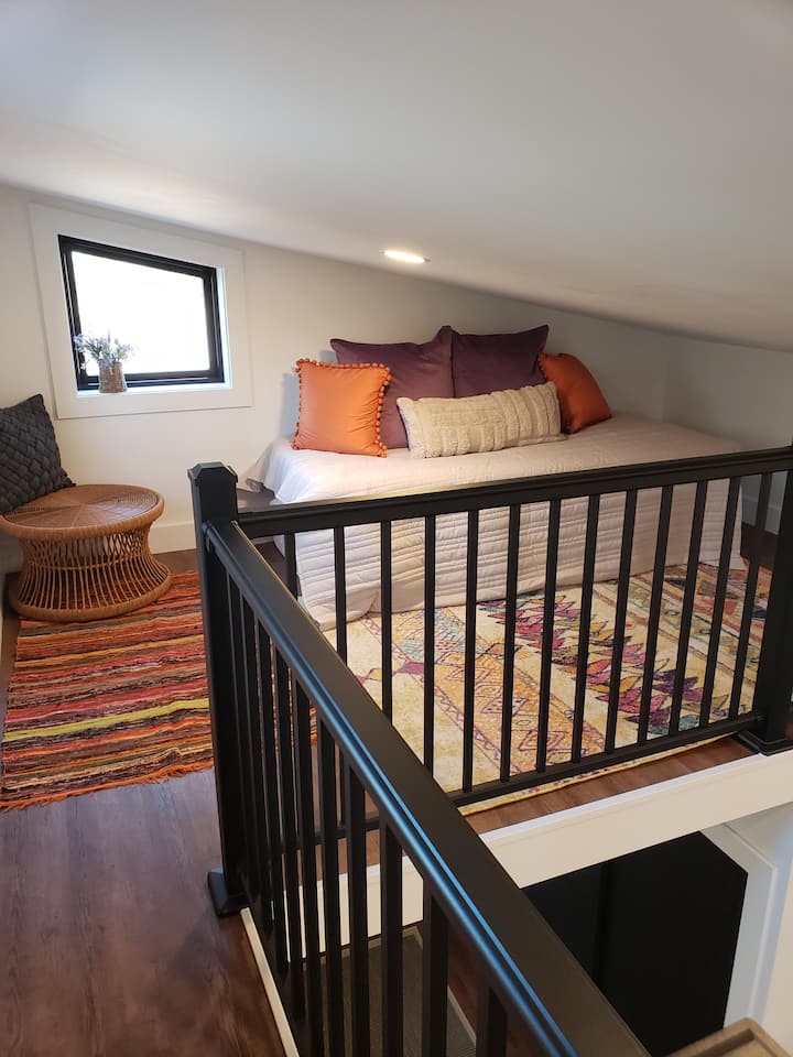 Лофтът може да настани 1 - 2 гости