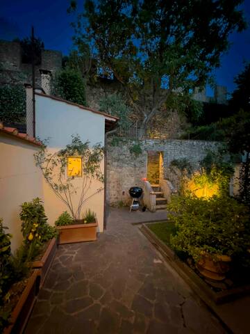 Florence Walled Garden by Tom: Top Floor