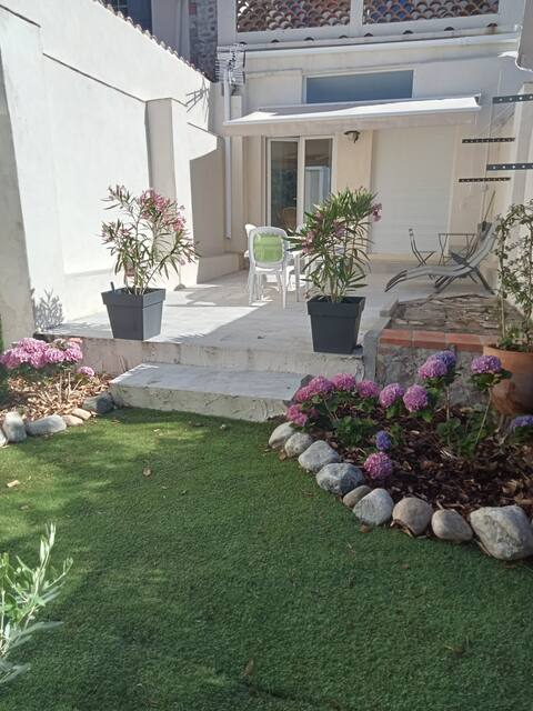 Ground floor apartment – Garden between sea & mountain