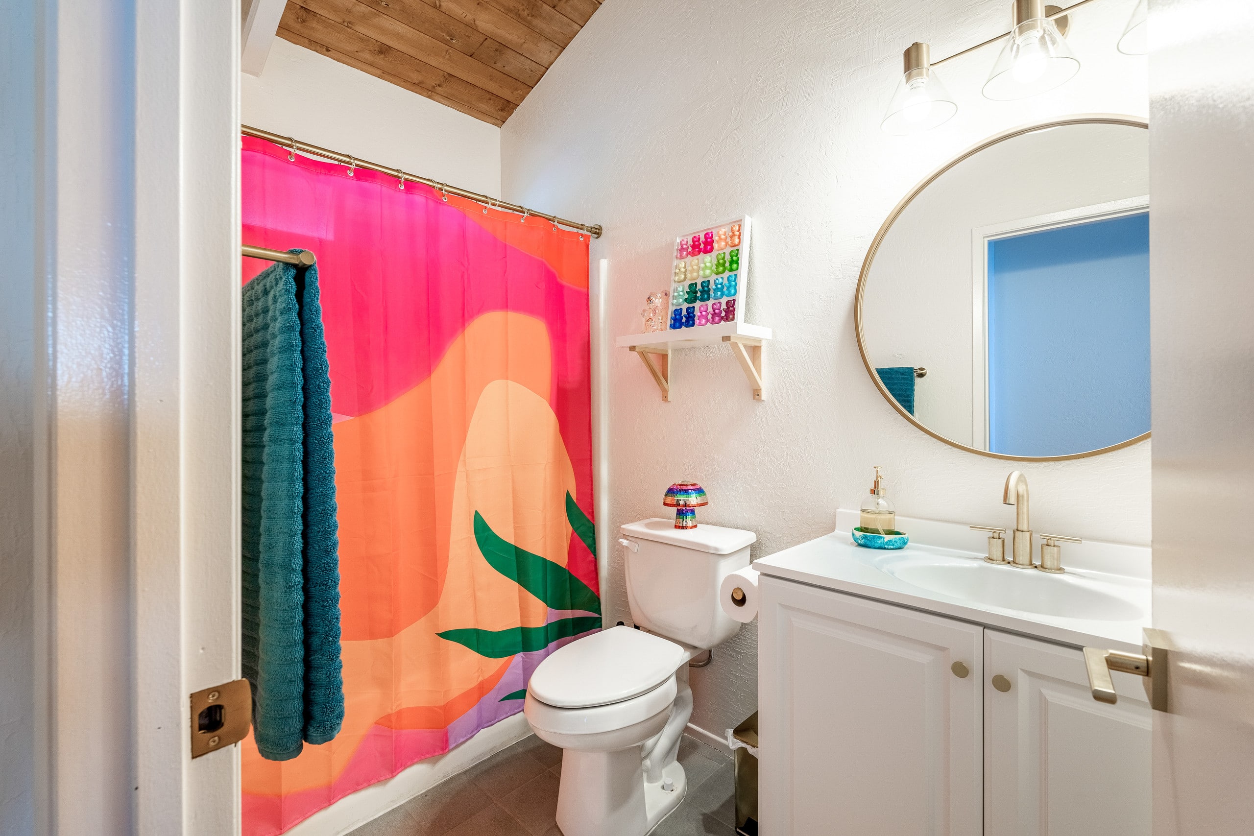 Professional Design  Ocean View  Private Apartment - Image 28