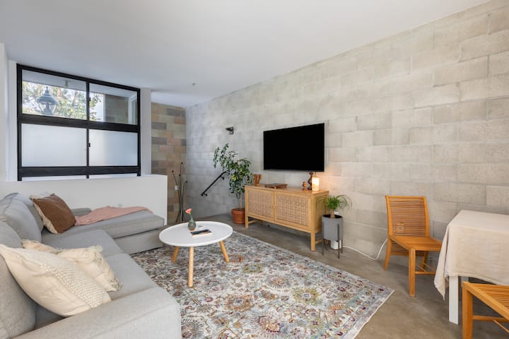 State & Fir (Little Italy Loft, Free Parking) - San Diego, CA
