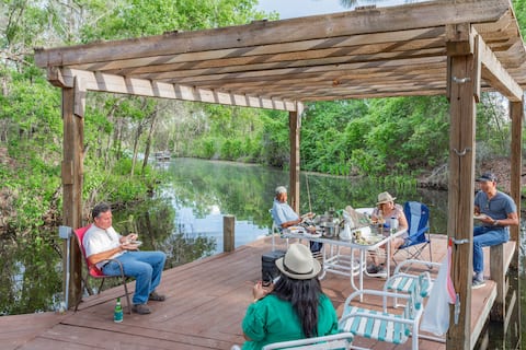 Beautiful House On the River, Kayaks, Large Dock!