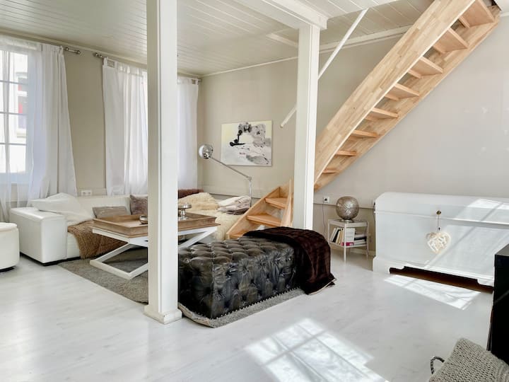 Loft In Husum Im Herzen Von Husum,saniertes 125qm Haus In Historischer Altstadt - Schleswig-Holstein
