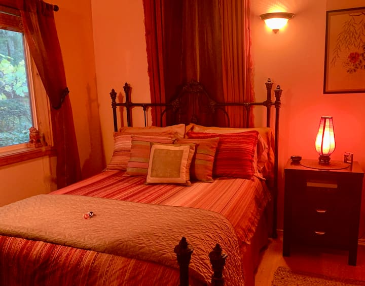 Kitanda cha Malkia chenye ustarehe