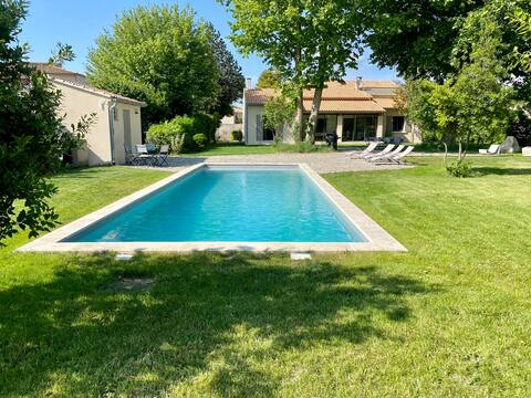 Beautiful provencal villa with garden and pool