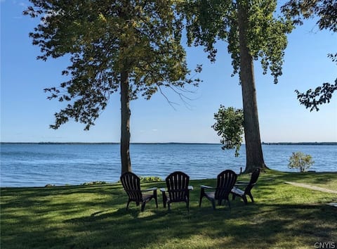 3 Mile Retreat - Waterfront Getaway