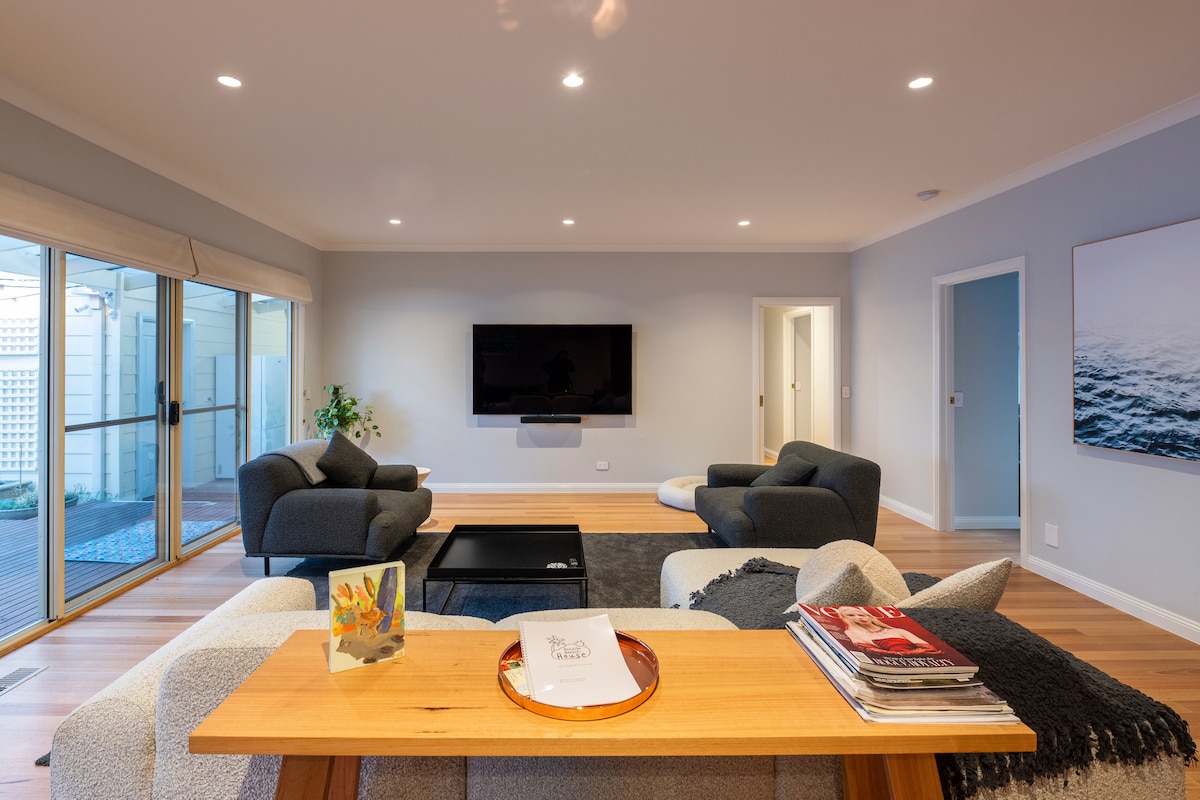 Successful Airbnb property: Boucle Beach House in Torquay