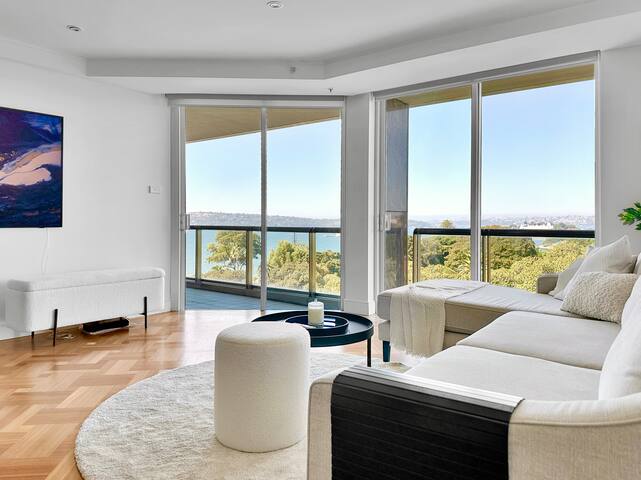 Opera House – 60 sec walk – Quayside gallery image 2