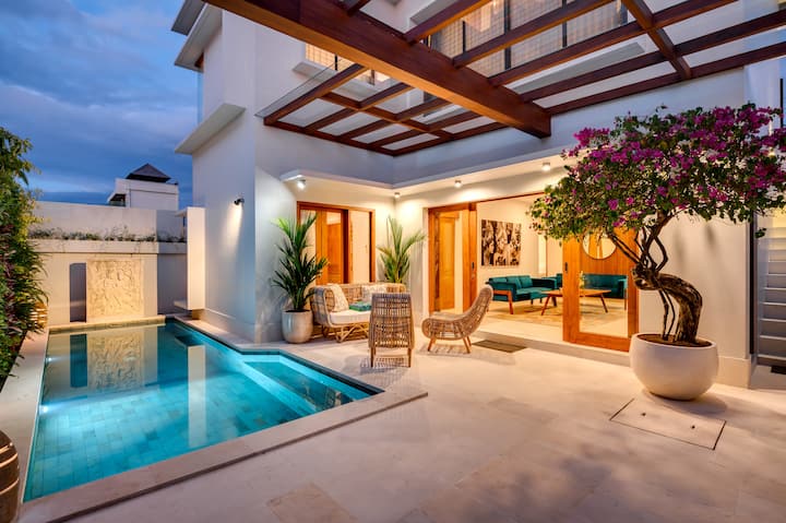 Coziest 5br Villa Close To The Beach In Seminyak - Bali