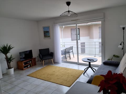 Popular Airbnb listing: T2 - Furnished Anglet Hardoy Aldera in Anglet