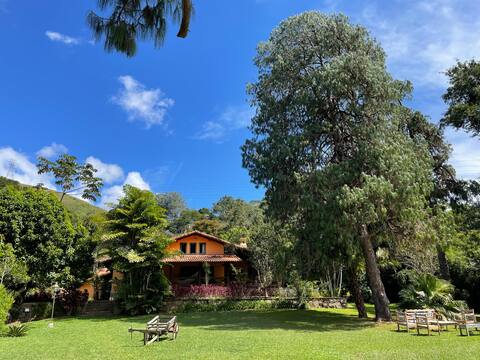 Ranch in Itaipava with 3 houses, chapel and more