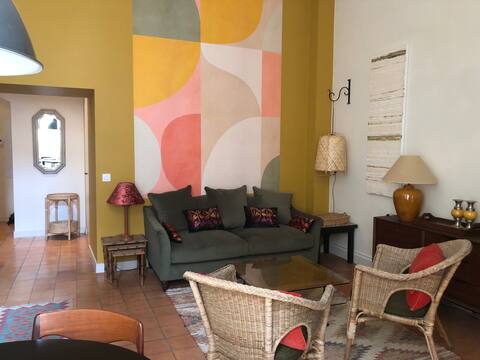Top Airbnb: Charm of a historic home à Avignon