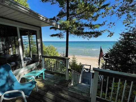 Beaver Island Sunrise Cottage On Lake Michigan