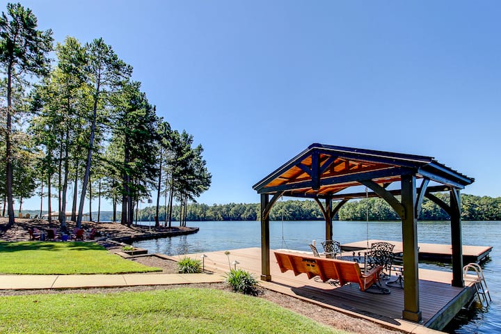 Journeys End, Lake Front Retreat