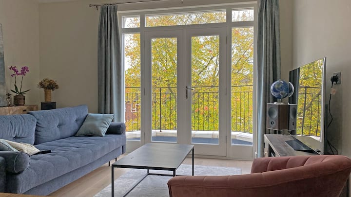 South-facing Surbiton New Flat · 16m To Waterloo - Surbiton