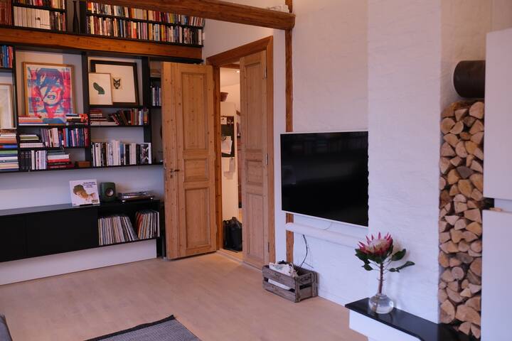 Spacious loft next to the park gallery image 5