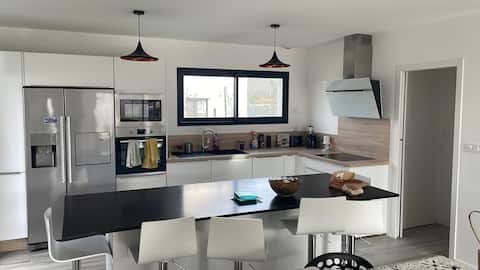 New house, air conditioning and private pool