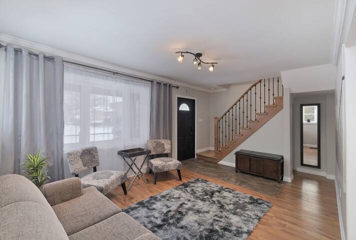 Lake Trails Toronto House gallery image 4