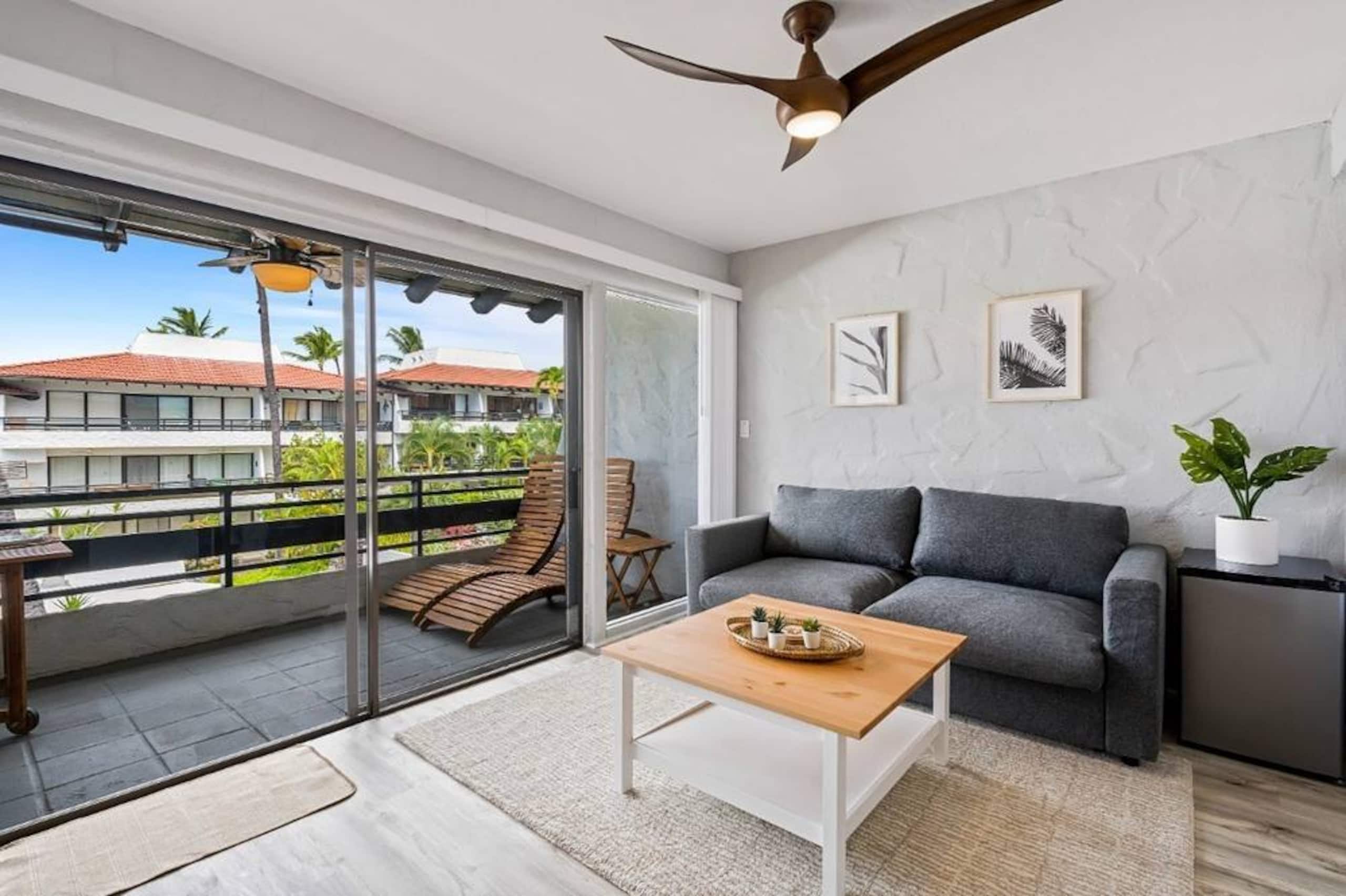 10 min to Town* AC*King Bed*Oceanside Pool - Image 2