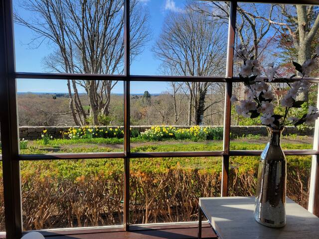 8 bedroom seacoast manor with amazing views! gallery image 5