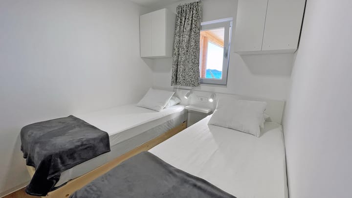 JANICE - BedRoom twin bed