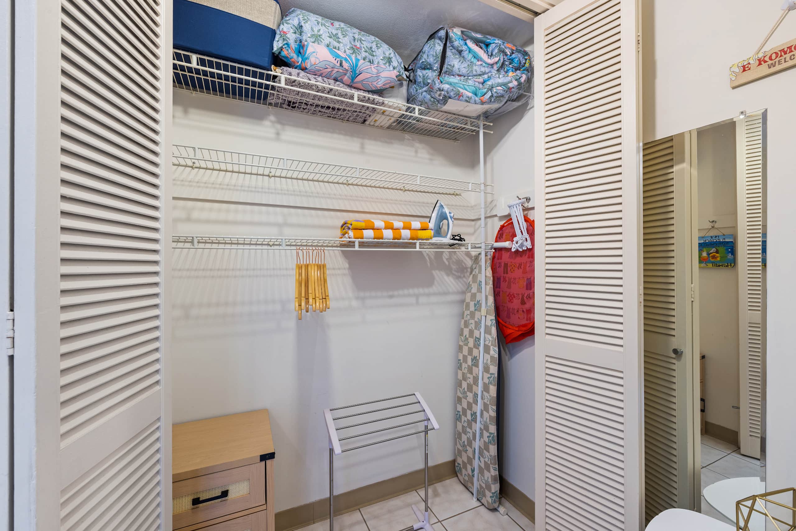 Condo in Honolulu · ★4.96 · Studio · 1 bed · 1 shared bath - Image 8