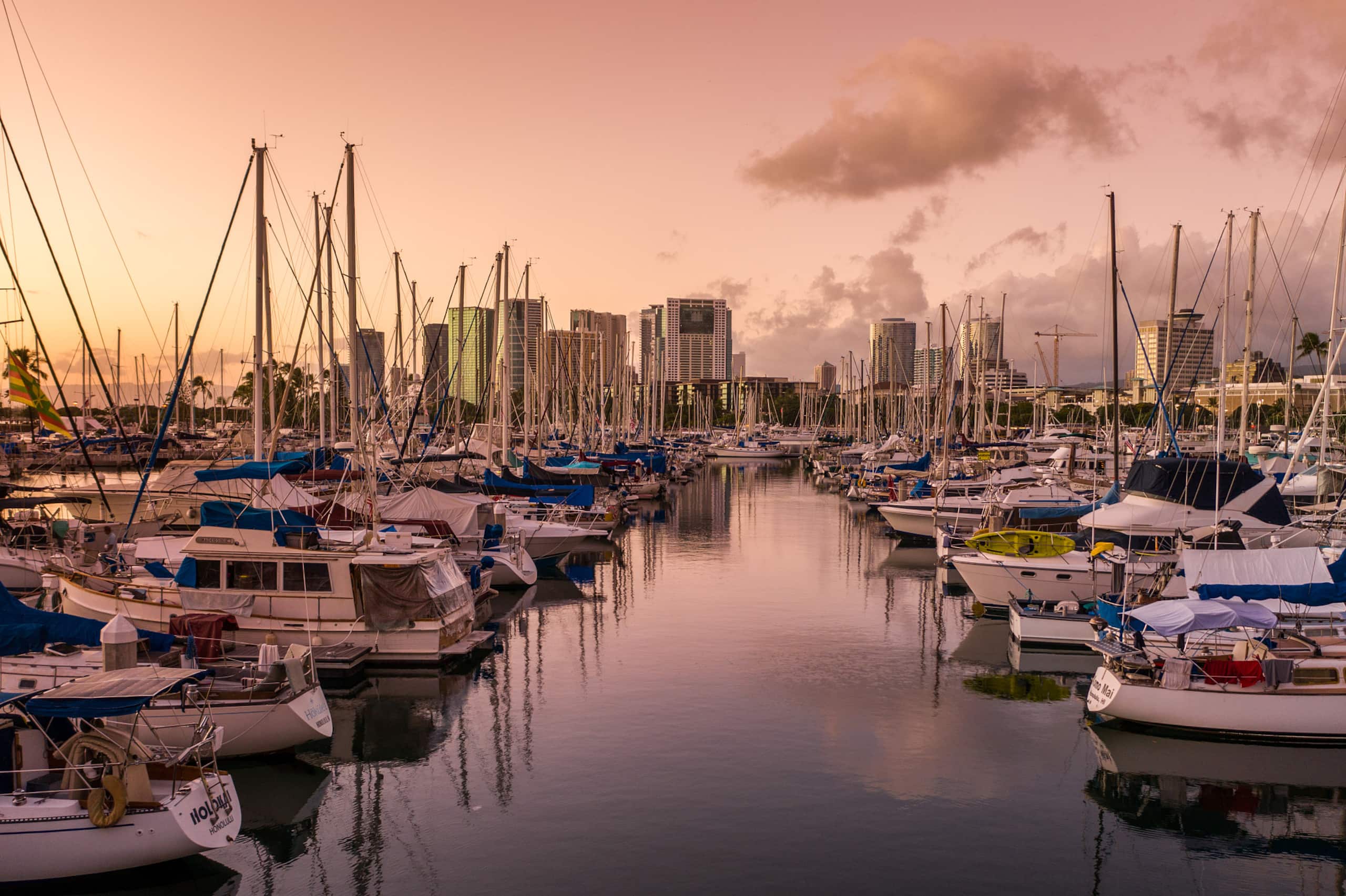 Condo in Honolulu · ★4.96 · Studio · 1 bed · 1 shared bath - Image 33
