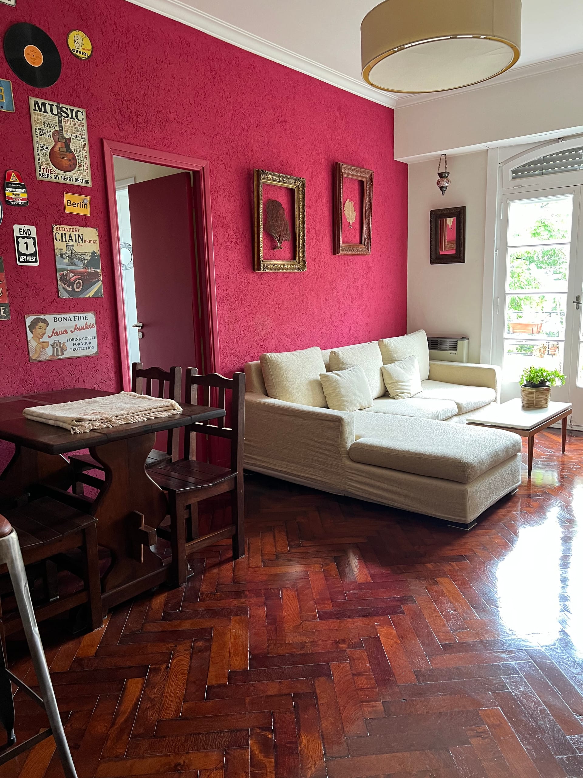 Furnished three-room apartment in Villa del Parque
