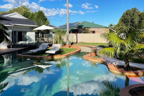 Spacious Poolside Haven in Port Stephens
