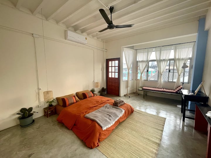 Baan KhaoSoi - Rooftop House (3rd floor)