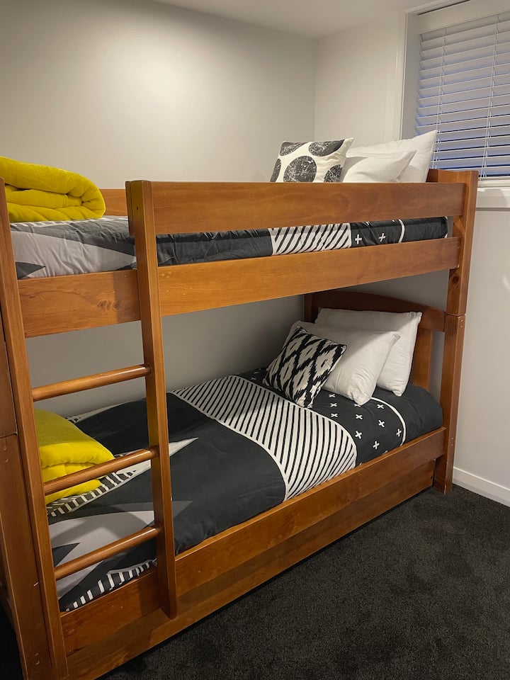 3 - та стая: стая на двуетажно легло