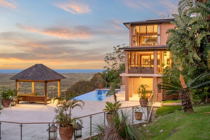 Byron Ocean & Mountain View Retreat