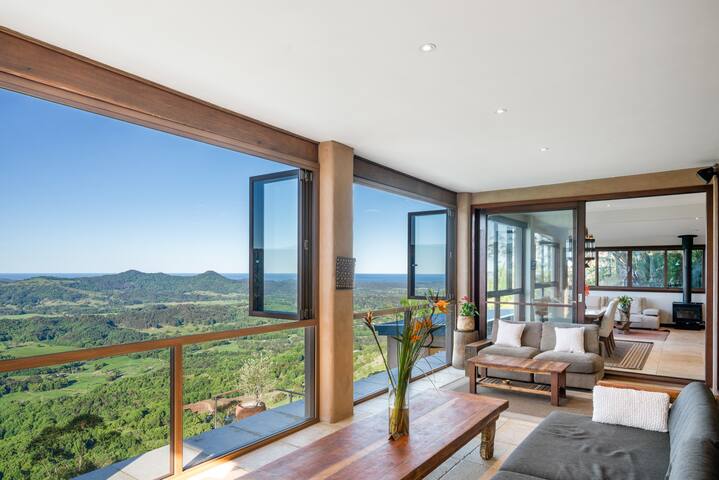 Byron Ocean & Mountain View Retreat gallery image 3